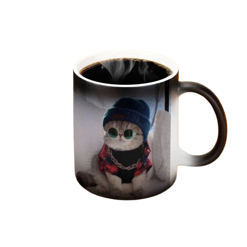 Un chat portant une écharpe déguste un café sur un journal - Tasse chat personnalisée, tasse chat Transparent Background