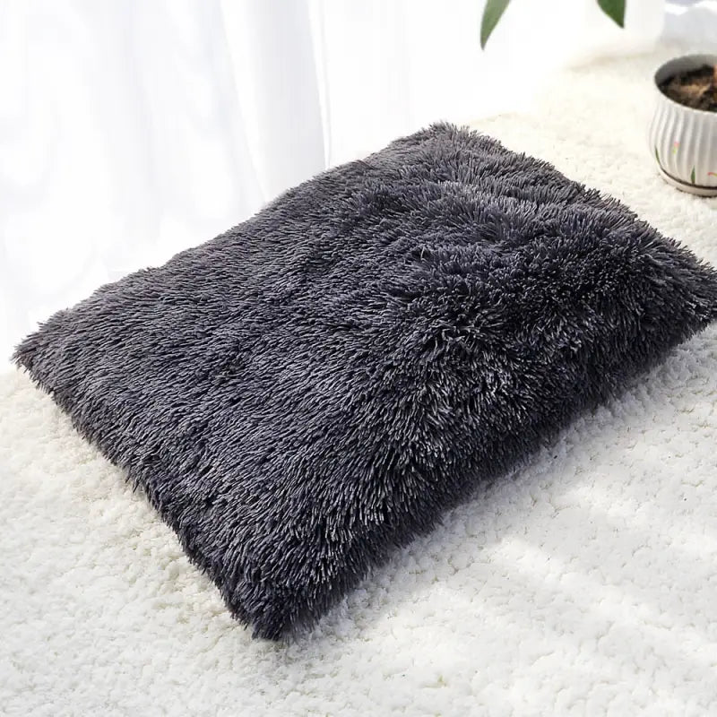 Lit douillet pour chien en polaire douce - Confort et chaleur ultimes dans un espace douillet