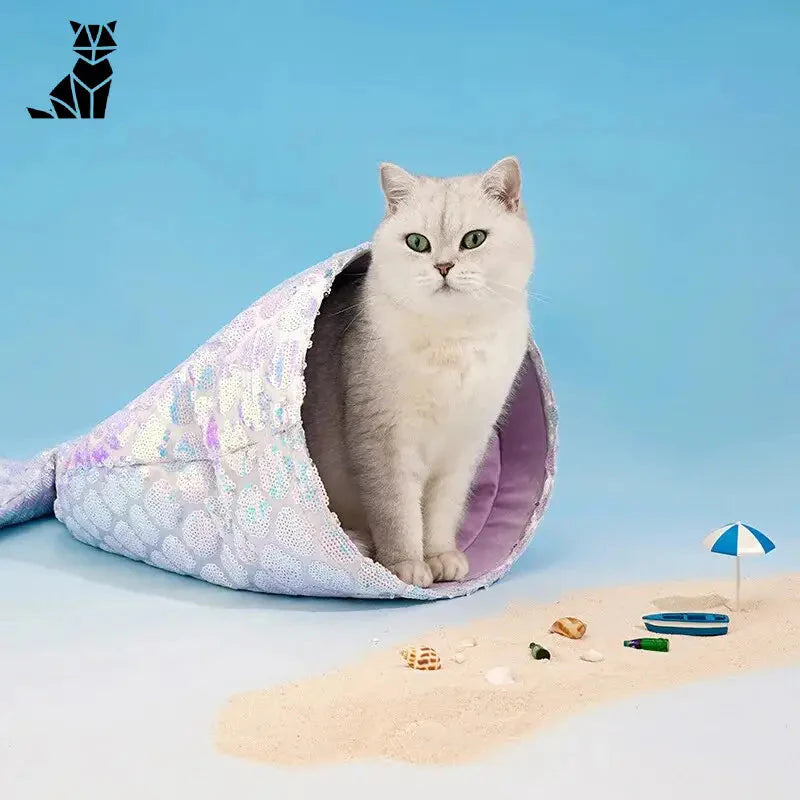 Chat se prélassant sur la plage en queue de sirène, lit douillet pour chat en polyvinyle couchage